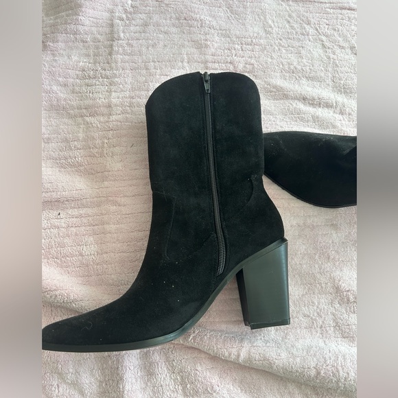 Lulu's Black Ankle Boots - Picture 3 of 7